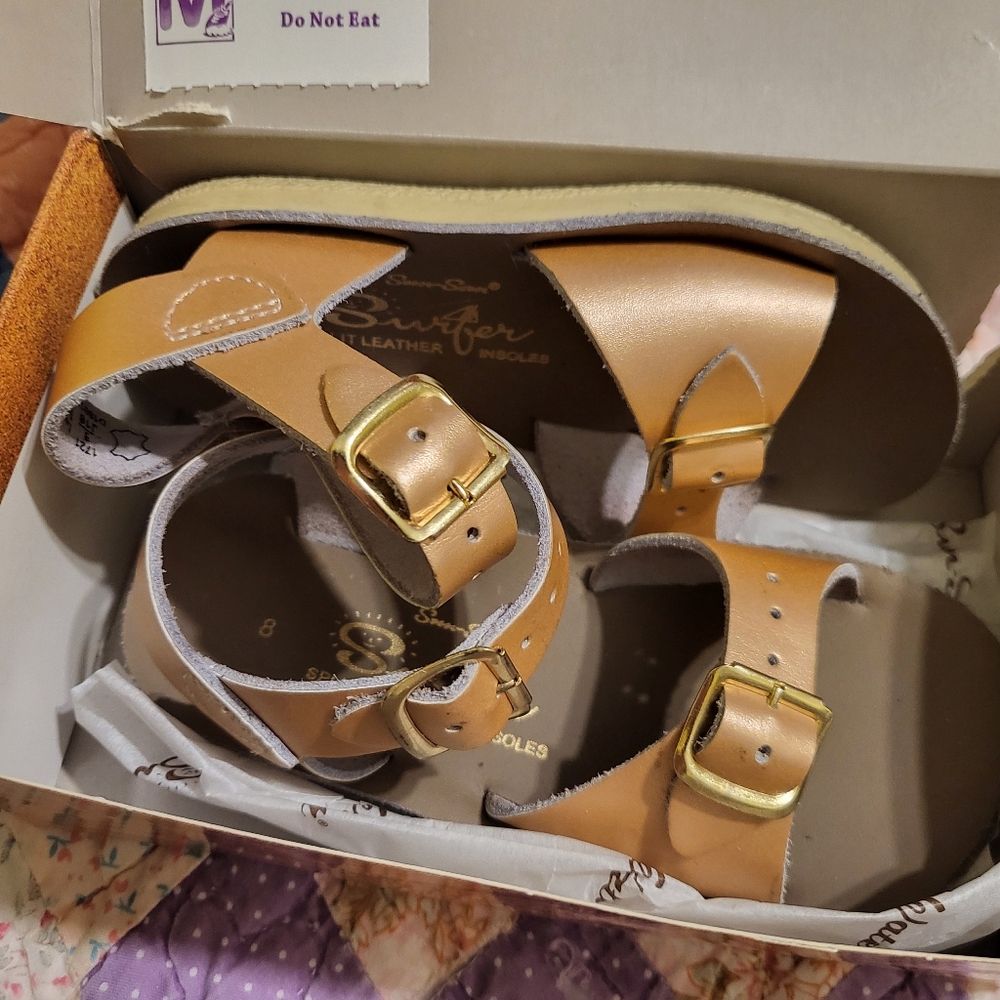 Sun san salt water sandals/Sandals by hoy ,girls 8